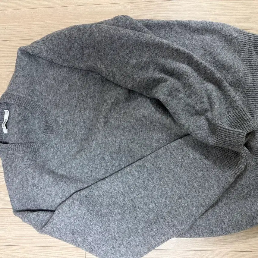 [BUNJANG] KIMUIR Gray Knit / KIMUIR 회색 니트