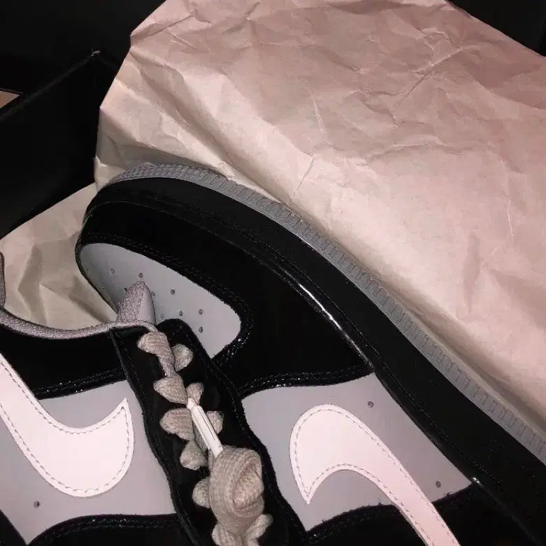 [BUNJANG] Central C Air Force 1 07 Low Black and Light Smoke Grey Sneakers / 센트럴씨 에어포스1 07 로우 블랙 앤 라이트 스모크 그레이 235