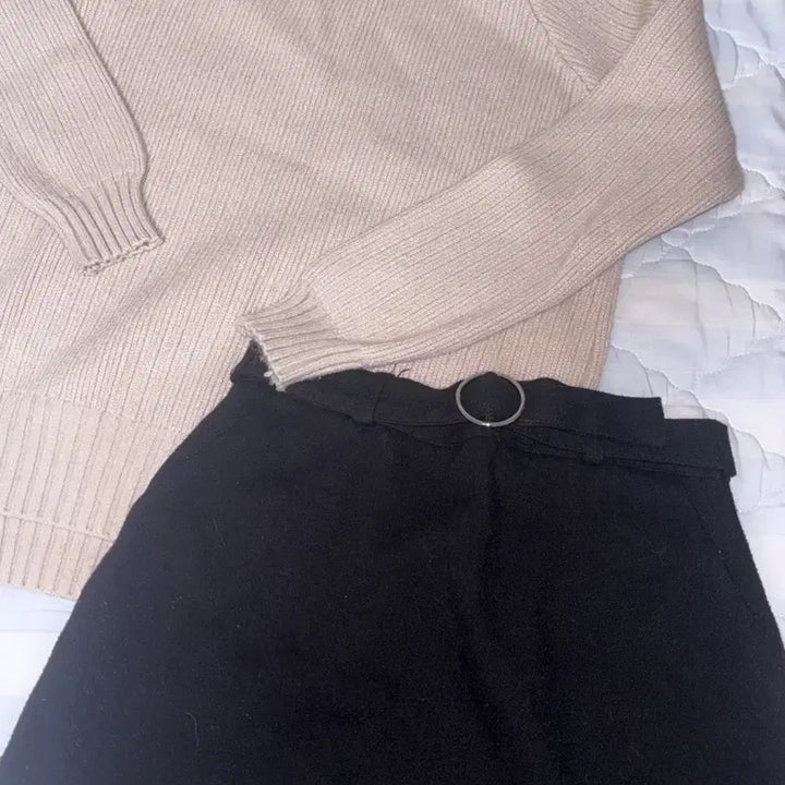 [BUNJANG] Kodi Knit Sweater &amp; Black Skirt Set / 코디 세트 니트 스웨터 + 블랙 스커트