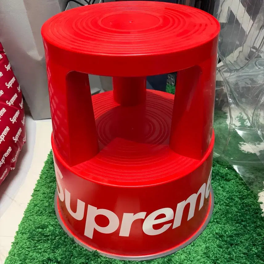 [BUNJANG] Supreme WeDo Step Stool Red &amp; Blue / 슈프림 위두 스텝 스툴 레드&amp;블루 20FW