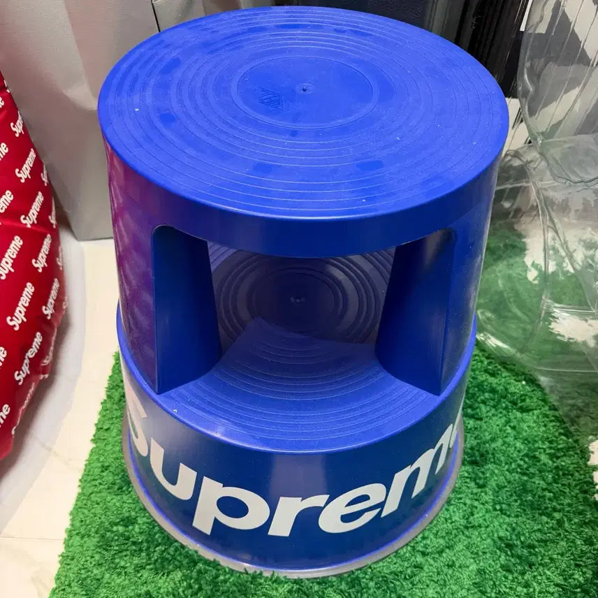 [BUNJANG] Supreme WeDo Step Stool Red &amp; Blue / 슈프림 위두 스텝 스툴 레드&amp;블루 20FW