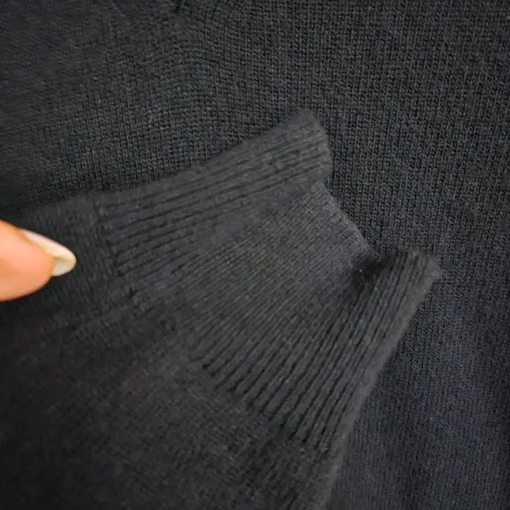 [BUNJANG] Burberry V-neck Knit / 정품 버버리 브이넥니트/버버리 블랙 엘보우 패치 니트