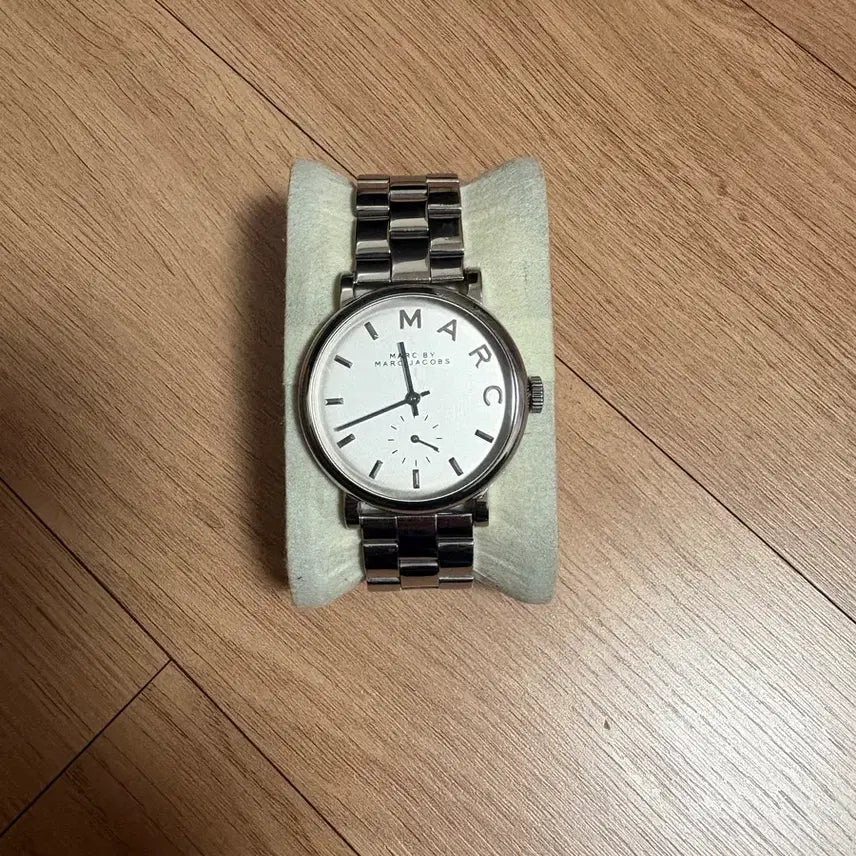 [BUNJANG] Marc Jacobs Baker Silver Metal Watch / 마크 제이콥스 베이커(Baker) 실버 메탈 여성 시계-남녀 공용