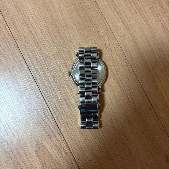 [BUNJANG] Marc Jacobs Baker Silver Metal Watch / 마크 제이콥스 베이커(Baker) 실버 메탈 여성 시계-남녀 공용