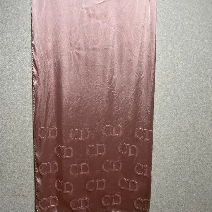 [BUNJANG] Christian Dior CD Logo Pink Silk Scarf / 150만원~>28만원(정품)크리스찬 디올 CD 로고 핑크 실크 스카프