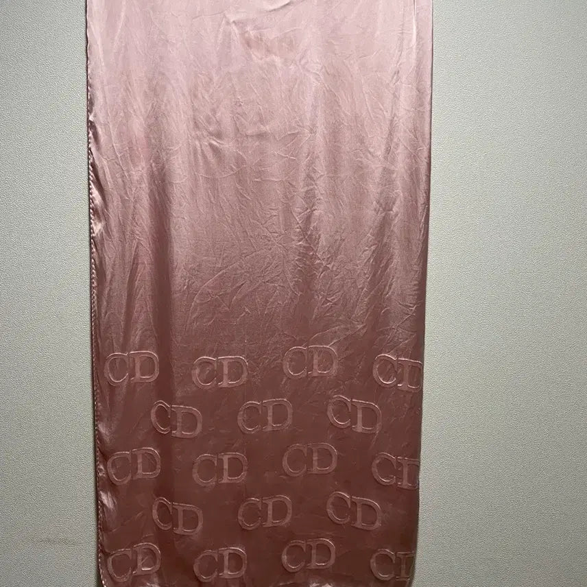 [BUNJANG] Christian Dior CD Logo Pink Silk Scarf / 150만원~>28만원(정품)크리스찬 디올 CD 로고 핑크 실크 스카프