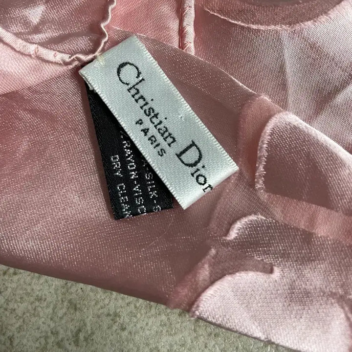 [BUNJANG] Christian Dior CD Logo Pink Silk Scarf / 150만원~>28만원(정품)크리스찬 디올 CD 로고 핑크 실크 스카프