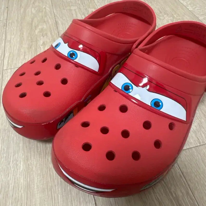 [BUNJANG] Crocs Cars Classic Clog Lightning McQueen 270 / 크록스 x 카 클래식 클로그 라이트닝 맥퀸 270