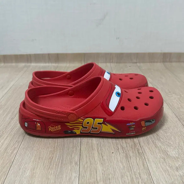 [BUNJANG] Crocs Cars Classic Clog Lightning McQueen 270 / 크록스 x 카 클래식 클로그 라이트닝 맥퀸 270