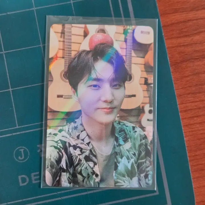 [BUNJANG] DAY6 Young K Lattey Mic 뚫지 Wemake POB Lenticular Photocard / 데이식스 영케이 포카 라뚜미 뚫지 위드뮤 렌티큘러 미공포