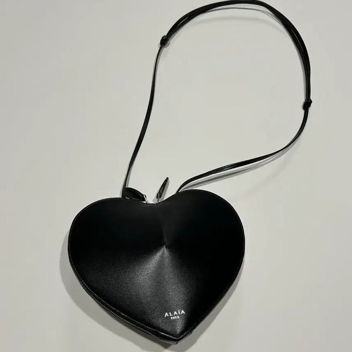 [BUNJANG] Alaïa Heart Bag / 솔로지옥5 김고은 하트백 제니 하트백 알라이아 하트백