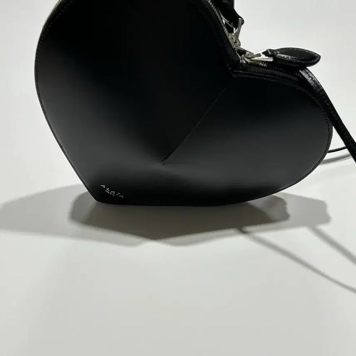 [BUNJANG] Alaïa Heart Bag / 솔로지옥5 김고은 하트백 제니 하트백 알라이아 하트백