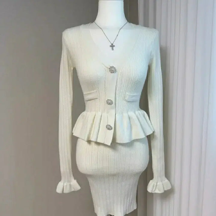 [BUNJANG] White H-Line Frill Knit Dress / (택포) 미착용 화이트원피스 H라인 프릴원피스 홀복 수입의류 니트원피스