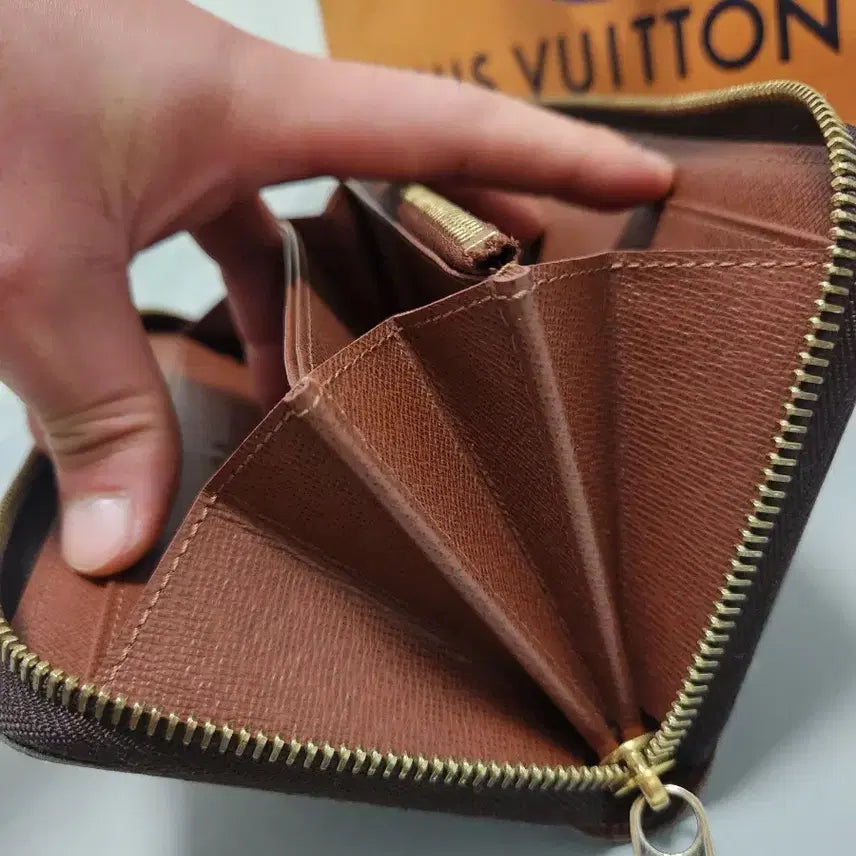 [BUNJANG] Louis Vuitton Monogram Wallet / (정품)루이비통 월릿 모노그램 지퍼.지퍼돌이 지갑.장지갑 판매합니다