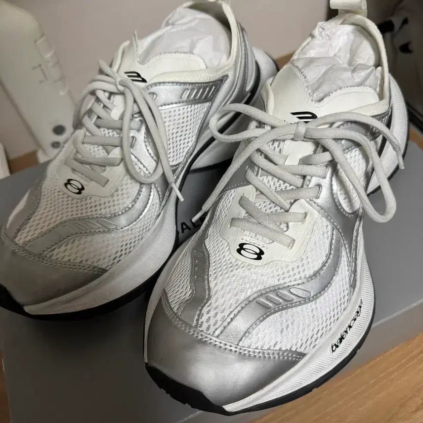 [BUNJANG] Balenciaga Circuit Silver / [42] 발렌시아가 서킷 실버