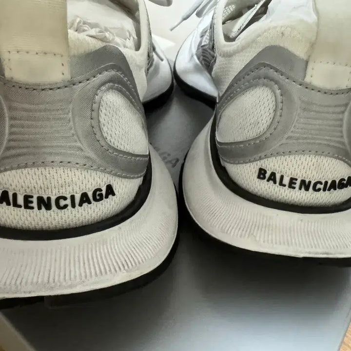 [BUNJANG] Balenciaga Circuit Silver / [42] 발렌시아가 서킷 실버