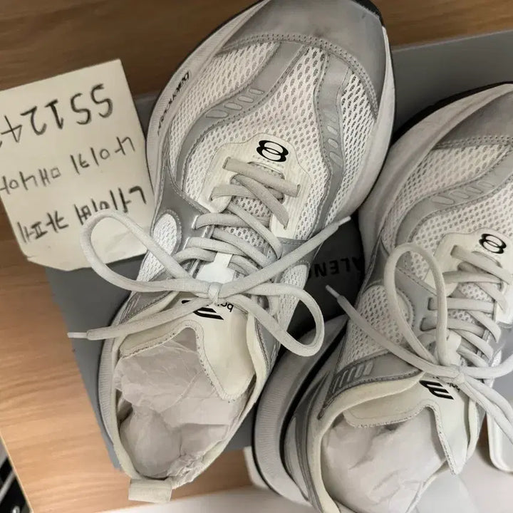 [BUNJANG] Balenciaga Circuit Silver / [42] 발렌시아가 서킷 실버