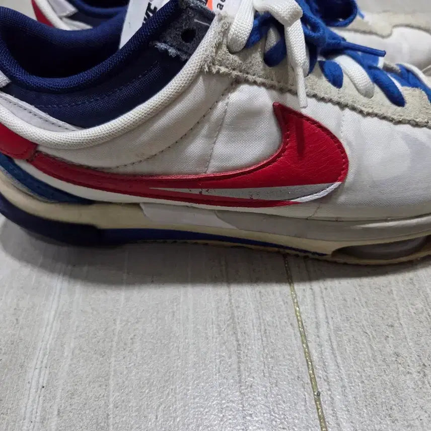 [BUNJANG] Nike Sacai Zoom Cortez SP White and University Red / 나이키 사카이 줌 코르테즈SP 화이트 앤 유니버시티 레드