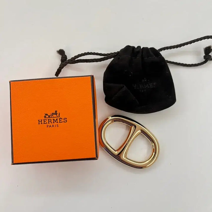 [SOLD OUT] 에르메스 Chaine 스카프링 금장 + 케이스/더스트백
