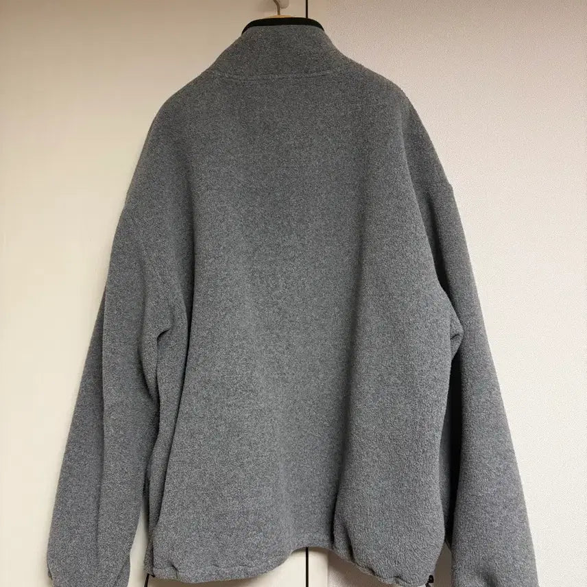 [BUNJANG] Miu Miu Fleece Sweatshirt Gray / [L]미우미우 플리스 스웨트 셔츠 그레이