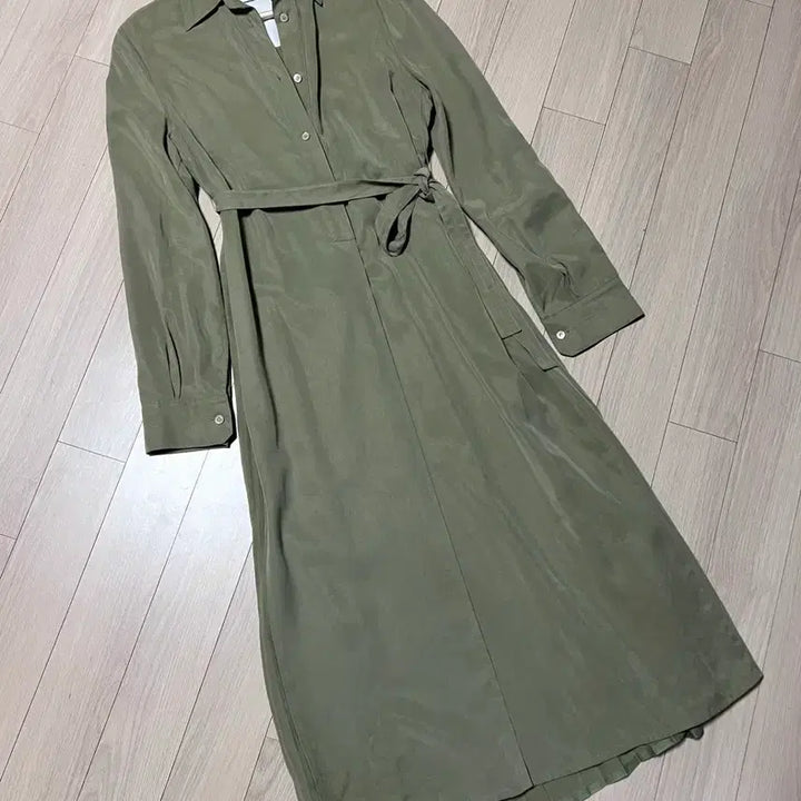 [BUNJANG] TheCashmere Belted Dress Khaki / 한섬 더캐시미어 백 플리츠 벨티드 드레스 벨트 셔츠 롱 원피스 카키