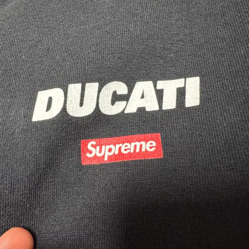 [BUNJANG] Supreme x Ducati 24SS Logo T-Shirt Black XL / 슈프림 x 두카티 24SS 로고 티셔츠 블랙 XL사이즈 중고 판매