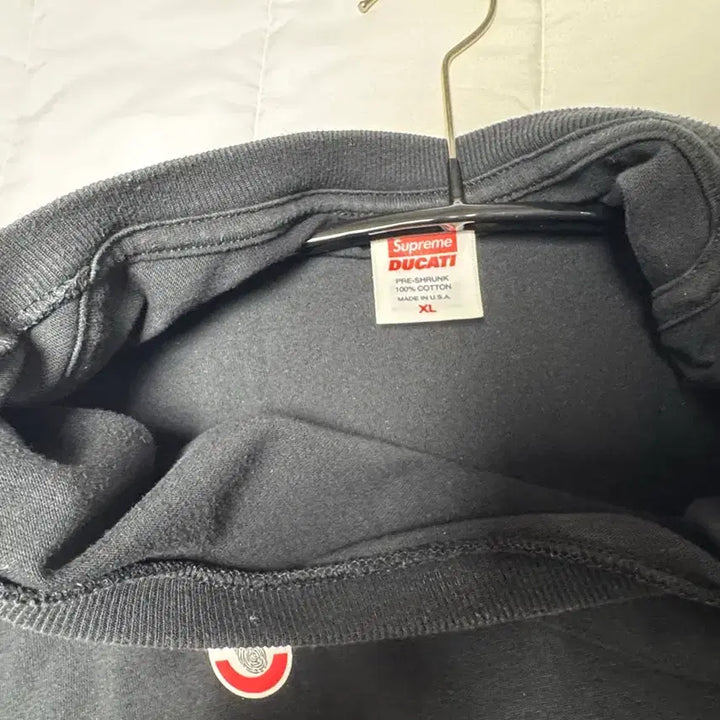 [BUNJANG] Supreme x Ducati 24SS Logo T-Shirt Black XL / 슈프림 x 두카티 24SS 로고 티셔츠 블랙 XL사이즈 중고 판매