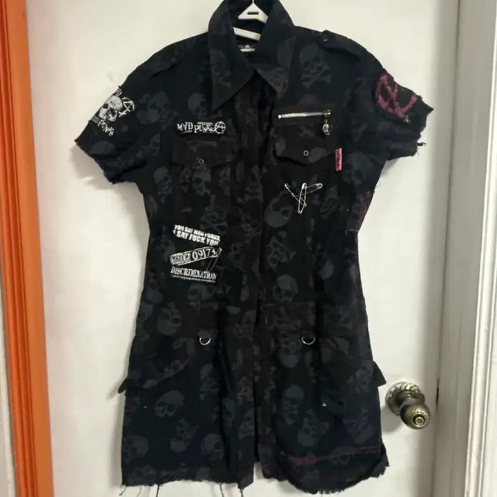 [BUNJANG] Madpunk Skull Printing Short Sleeve Shirt Dress / 매드펑크 해골 프린팅 반팔 셔츠 원피스(고스 고딕 나나 캐캐체)