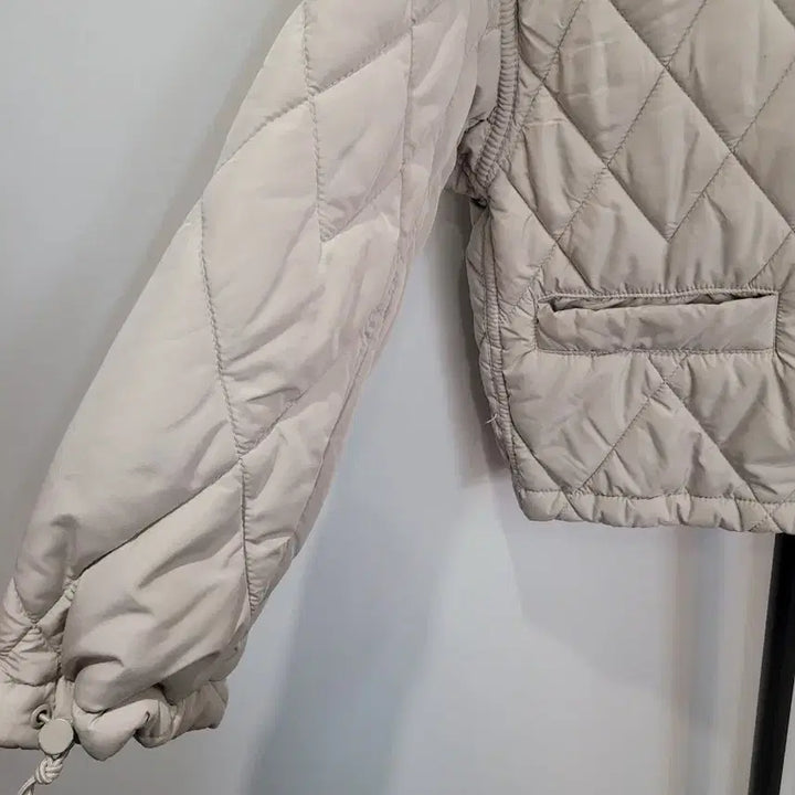 [BUNJANG] Zara Beige Quilted Bomber Jacket S Size / 자라 베이지 퀼팅 봄버 자켓 S사이즈 55~77