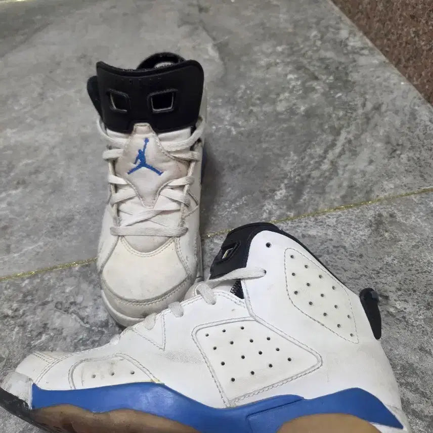 [BUNJANG] Air Jordan 6 Youth Sneakers / 에어조던6 220mm