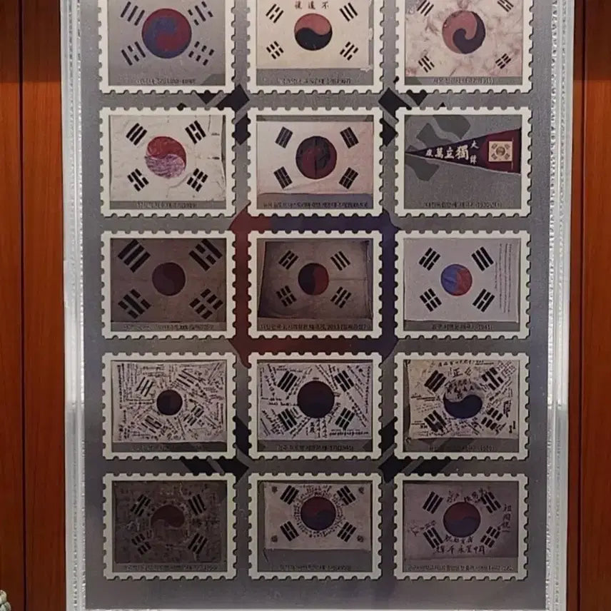 [BUNJANG] Historical Taegeukgi Silver Frame / 역사속 태극기 A5 우표형 실버 액자