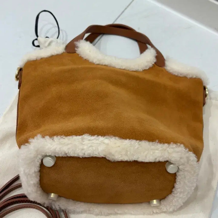 [BUNJANG] UGG Suede Fur Tote Bag / 호주 UGG 스웨이드 퍼 토트백 새상품