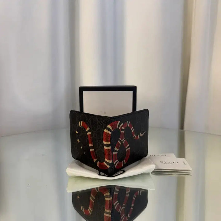 [SOLD OUT] 구찌 스네이크 베스트리에 반지갑