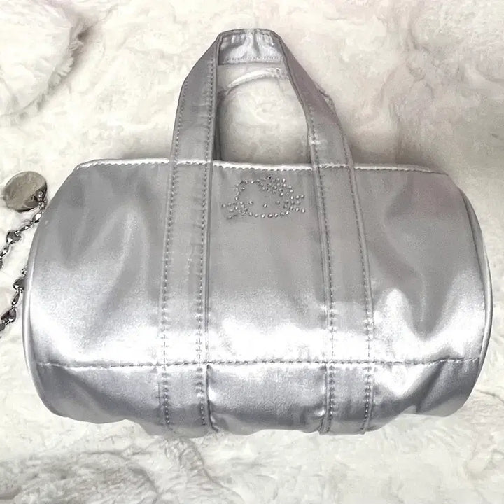 [BUNJANG] Hello Kitty Silver Satin Mini Tote Bag / 실버 헬로키티 새틴 미니 토트백