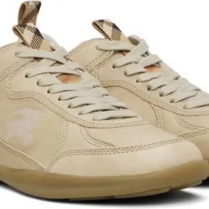 [BUNJANG] Burberry Matrix Sneakers (Collection Line) / 버버리 매트릭스 스니커즈 (컬렉션 라인)