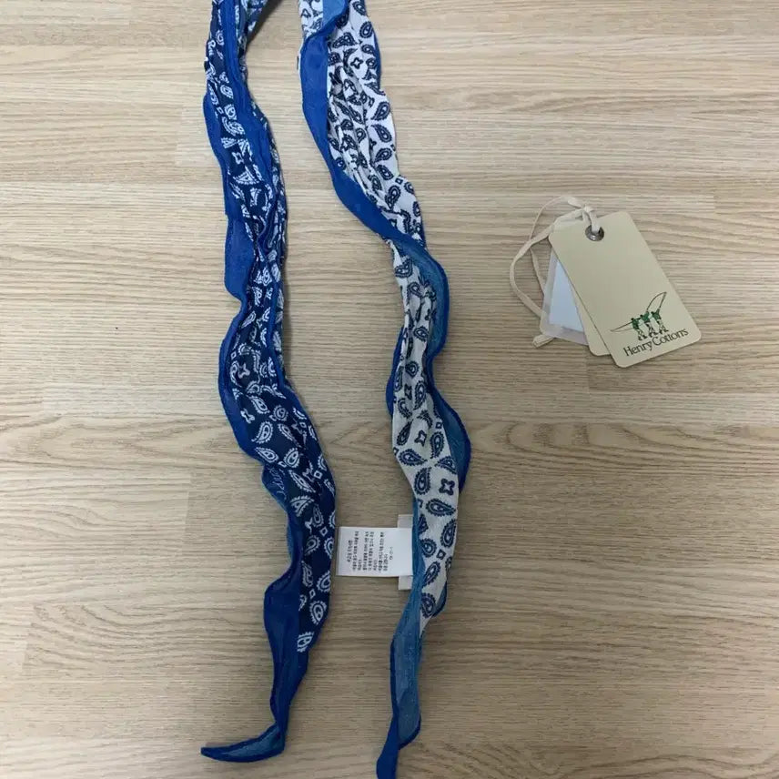 [BUNJANG] Henry Cotton's Blue Diamond Scarf / 헨리코튼 블루 마름모 스카프 판매