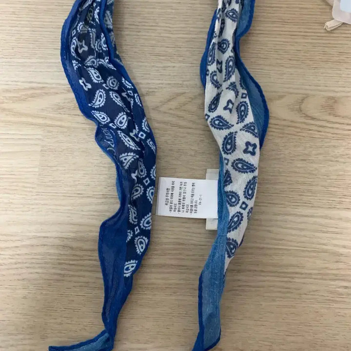 [BUNJANG] Henry Cotton's Blue Diamond Scarf / 헨리코튼 블루 마름모 스카프 판매