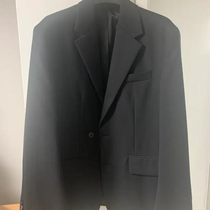 [SOLD OUT] 무탠다드 유아인콜라보 울 블렌드 빅 대디 베리어블 블레이저 블랙색상 m