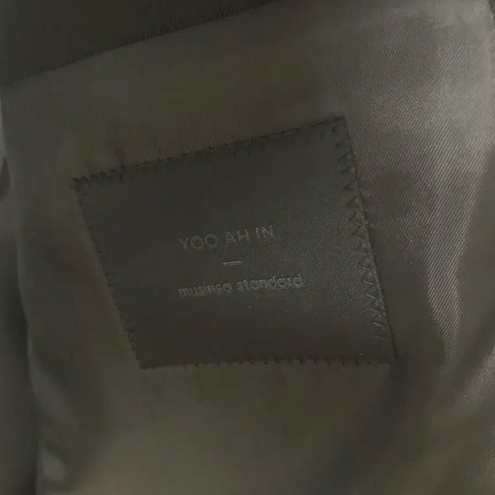 [SOLD OUT] 무탠다드 유아인콜라보 울 블렌드 빅 대디 베리어블 블레이저 블랙색상 m