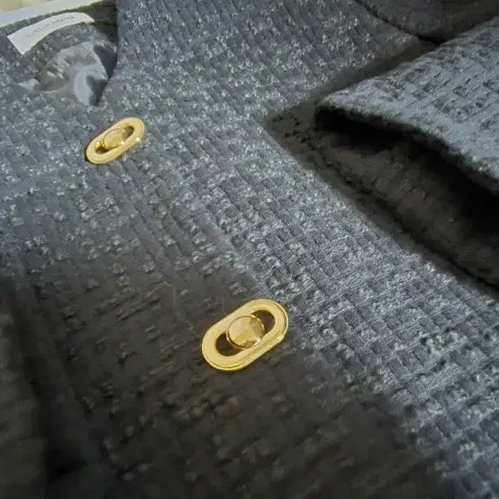 [BUNJANG] Black Tweed Jacket / 도톰한 블랙 트위드 자켓 66