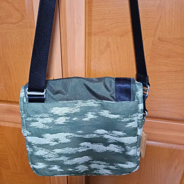 [BUNJANG] Tumi Khaki Camouflage Messenger Bag / TUMI 투미 카키 카모플라쥬 메신저백 (정품)