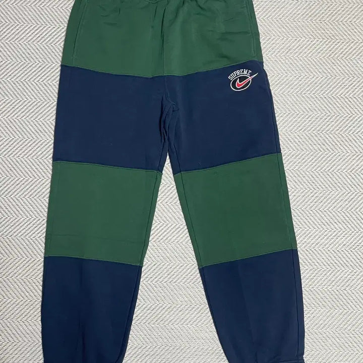[BUNJANG] Supreme x Nike Collaboration Sweatpants / 슈프림 x 나이키 콜라보 스웻팬츠
