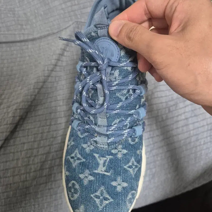 [BUNJANG] Louis Vuitton Denim Monogram Sneakers / 루이비통 데님 모노그램 스니커즈