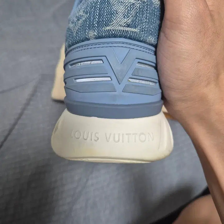 [BUNJANG] Louis Vuitton Denim Monogram Sneakers / 루이비통 데님 모노그램 스니커즈