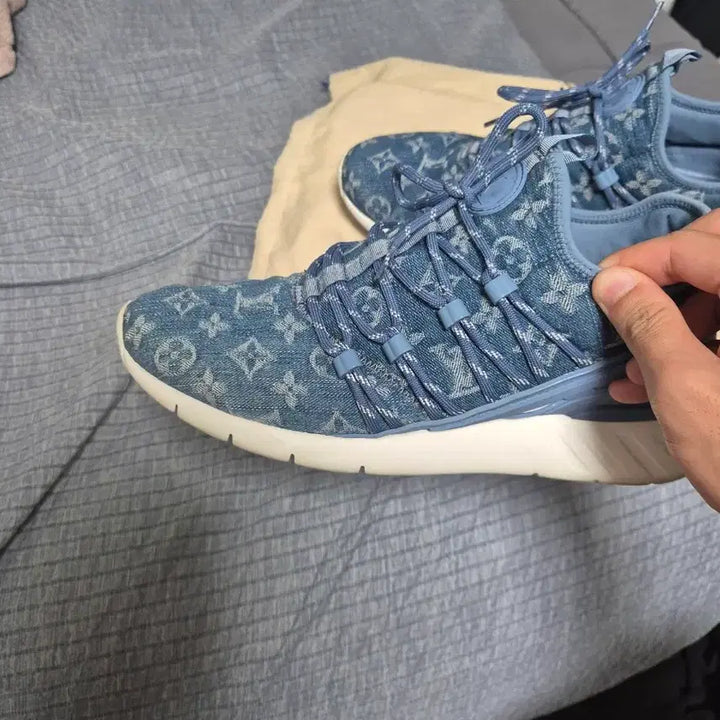 [BUNJANG] Louis Vuitton Denim Monogram Sneakers / 루이비통 데님 모노그램 스니커즈