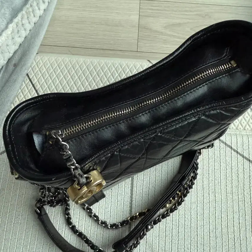 [BUNJANG] Gabrielle Hobo Bag Black Quilted Chain / 샤넬 가브리엘 호보백 블랙 퀼팅 체인