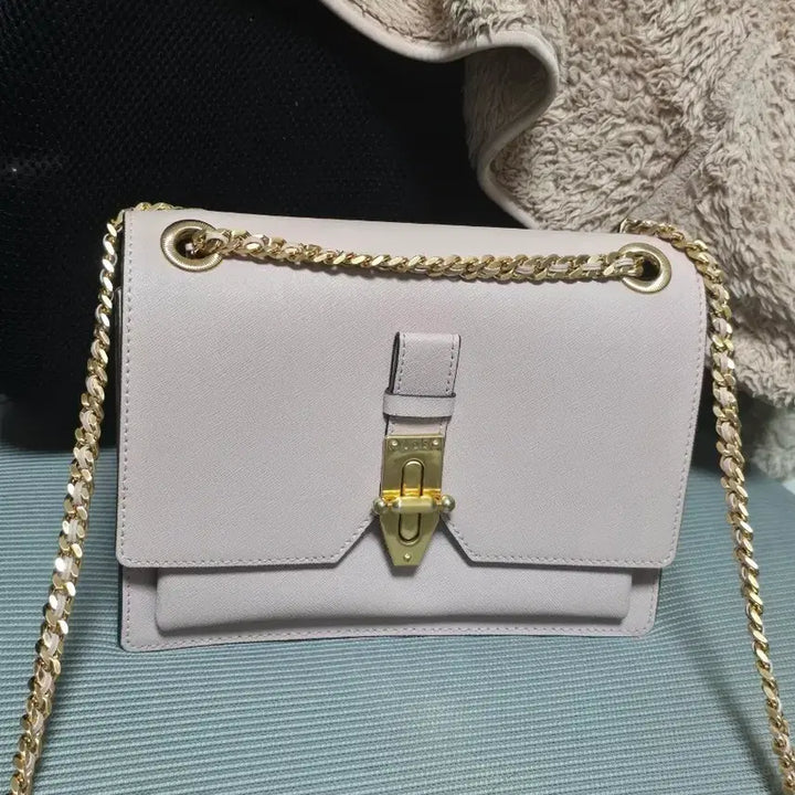 [BUNJANG] Lovecat Charmant Crossbody Bag / 러브캣 샤르망백