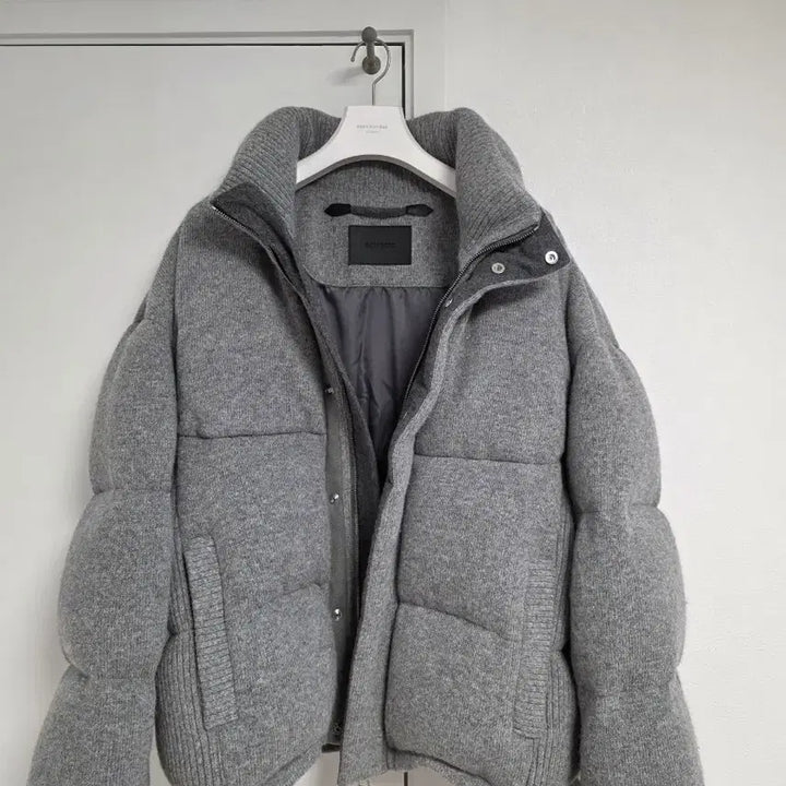 [BUNJANG] Song Zio Bae Jung-nam Alpaca Padding / 송지오 배정남 알파카 패딩 50