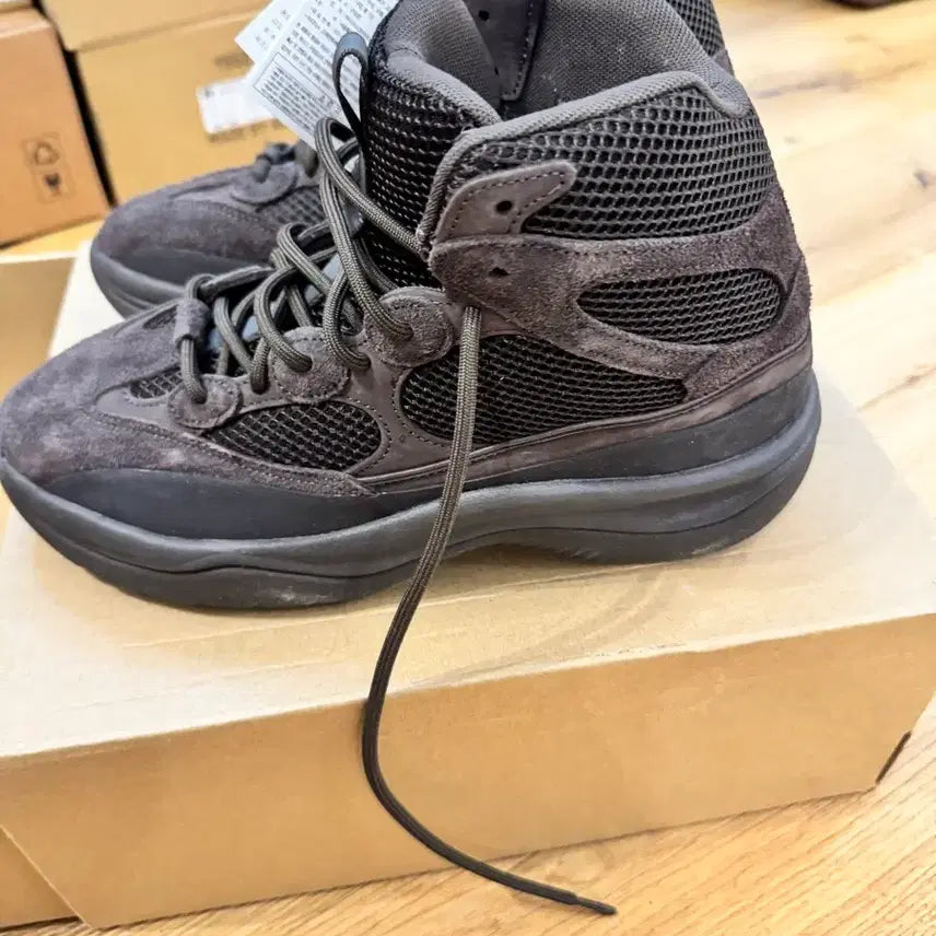 [BUNJANG] Adidas Yeezy Desert BT Oil Boots / Yeezy Desert BT Oil 이지 데저트 부츠 오일