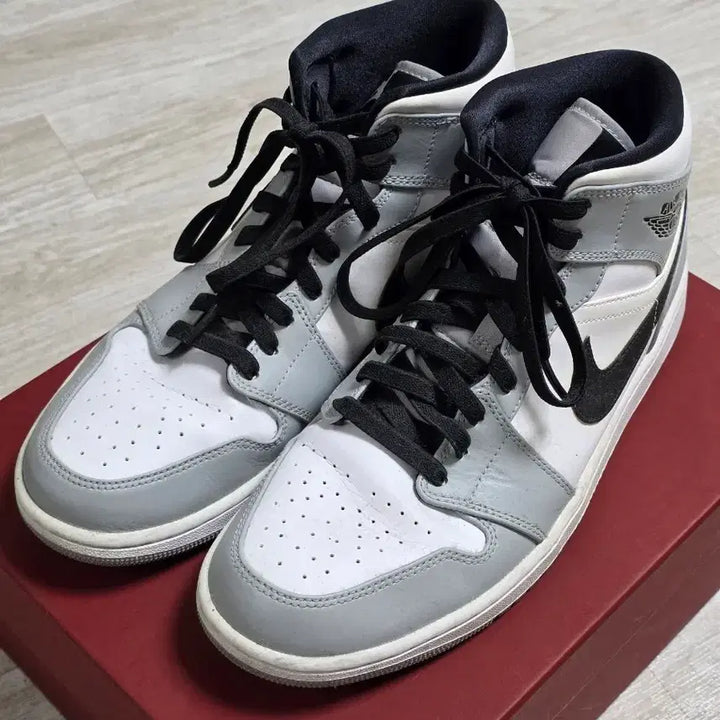 [BUNJANG] Nike Smoke Grey Mid Sneakers / 나이키 스모크그레이 미드 290